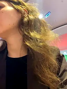 QuitieLia online show from 5, 11, 2025