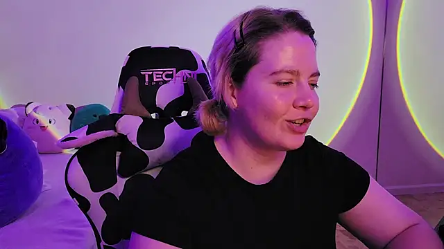 Snapshot of InternetFairy_XO chatting on 15, 12, 2024 InternetFairy XO online show from 15, 12, 2024