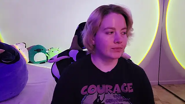 Snapshot of InternetFairy_XO chatting on 17, 12, 2024 InternetFairy XO online show from 17, 12, 2024