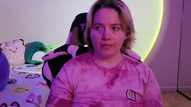 Snapshot of InternetFairy_XO chatting on 29, 12, 2024 InternetFairy XO online show from 29, 12, 2024