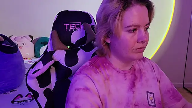 Snapshot of InternetFairy_XO chatting on 1, 1, 2025 InternetFairy XO online show from 1, 1, 2025