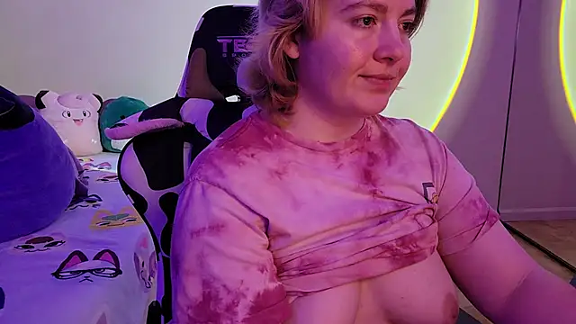 Snapshot of InternetFairy_XO chatting on 22, 1, 2025 InternetFairy XO online show from 22, 1, 2025