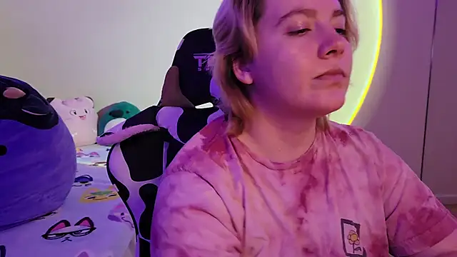 Snapshot of InternetFairy_XO chatting on 28, 1, 2025 InternetFairy XO online show from 28, 1, 2025