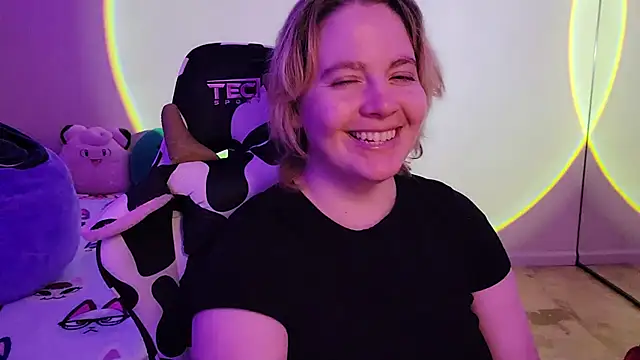 Snapshot of InternetFairy_XO chatting on 1, 2, 2025 InternetFairy XO online show from 1, 2, 2025