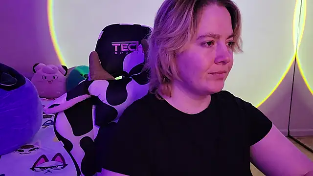 Snapshot of InternetFairy_XO chatting on 1, 2, 2025 InternetFairy XO online show from 1, 2, 2025