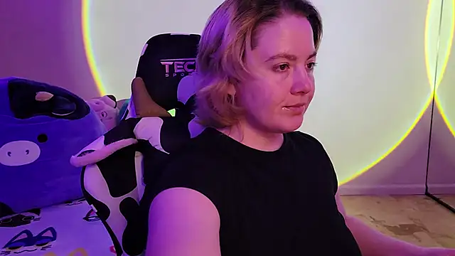 Snapshot of InternetFairy_XO chatting on 4, 2, 2025 InternetFairy XO online show from 4, 2, 2025