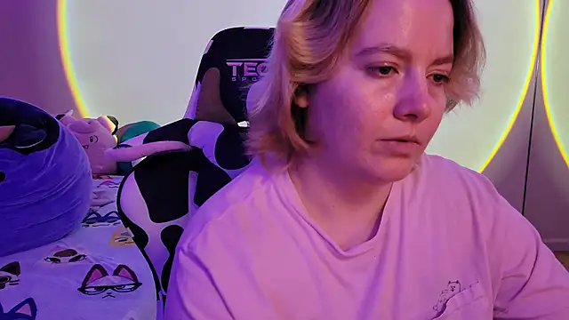 Snapshot of InternetFairy_XO chatting on 27, 2, 2025 InternetFairy XO online show from 27, 2, 2025