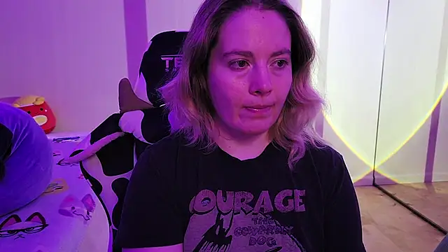 Snapshot of InternetFairy_XO chatting on 19, 10, 2025 InternetFairy XO online show from 19, 10, 2025