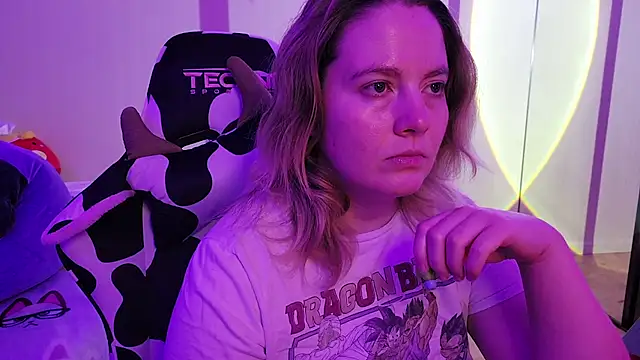 Snapshot of InternetFairy_XO chatting on 21, 10, 2025 InternetFairy XO online show from 21, 10, 2025