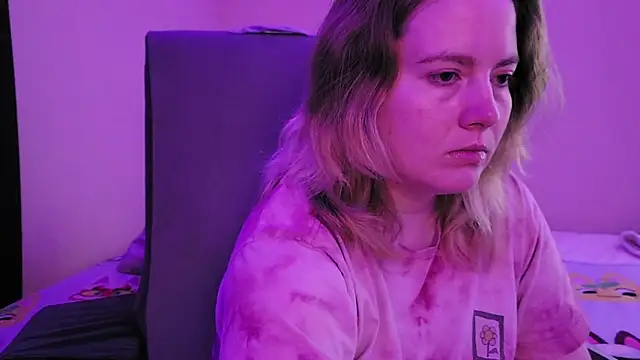 Snapshot of InternetFairy_XO chatting on 22, 10, 2025 InternetFairy XO online show from 22, 10, 2025