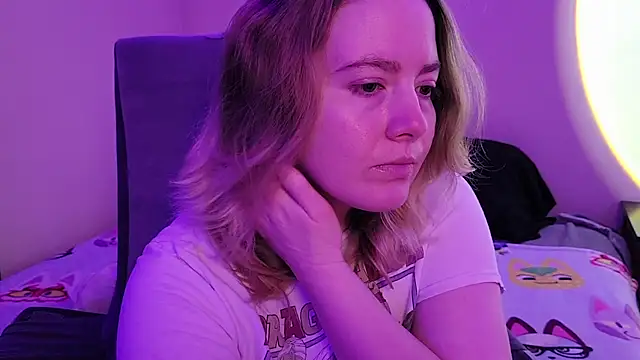 Snapshot of InternetFairy_XO chatting on 25, 11, 2025 InternetFairy XO online show from 25, 11, 2025