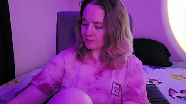 Snapshot of InternetFairy_XO chatting on 27, 11, 2025 InternetFairy XO online show from 27, 11, 2025