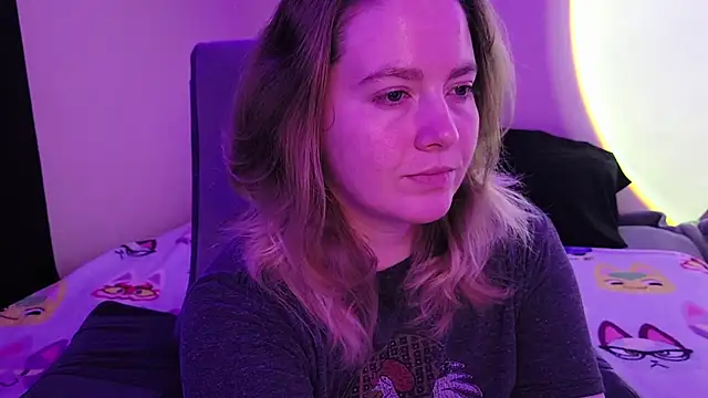 Snapshot of InternetFairy_XO chatting on 21, 12, 2025 InternetFairy XO online show from 21, 12, 2025