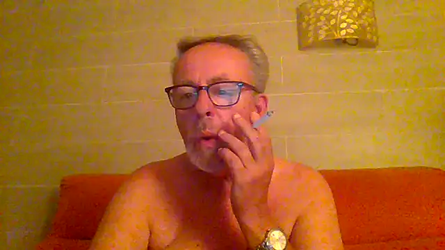 Snapshot of tuggy59 chatting on 20, 6, 2026 tuggy59 online show from 20, 6, 2026