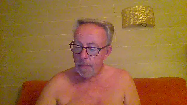 Snapshot of tuggy59 chatting on 24, 6, 2026 tuggy59 online show from 24, 6, 2026