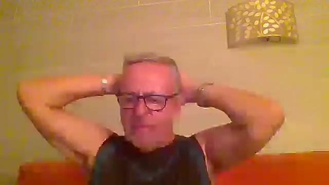 Snapshot of tuggy59 chatting on 29, 6, 2026 tuggy59 online show from 29, 6, 2026