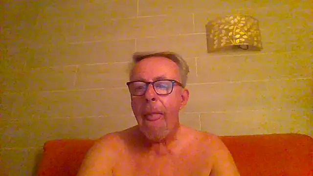 Snapshot of tuggy59 chatting on 3, 7, 2026 tuggy59 online show from 3, 7, 2026