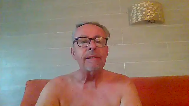 Snapshot of tuggy59 chatting on 12, 7, 2026 tuggy59 online show from 12, 7, 2026
