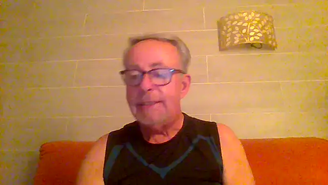 Snapshot of tuggy59 chatting on 16, 7, 2026 tuggy59 online show from 16, 7, 2026