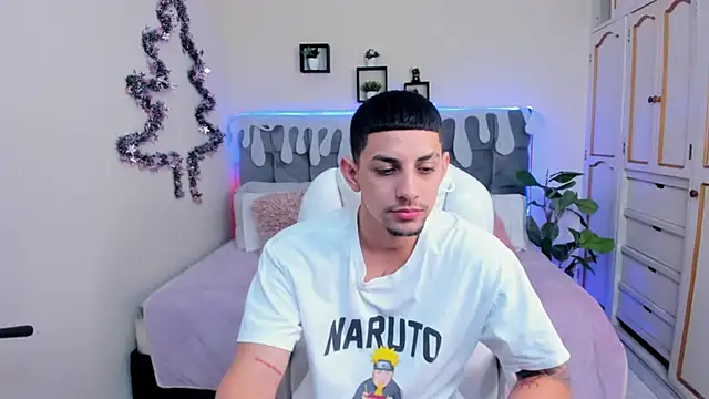 Snapshot of Alex_cute77 chatting on 6, 12, 2024 Alex cute77 online show from 6, 12, 2024