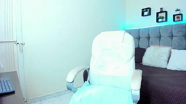 Snapshot of Alex_cute77 chatting on 1, 2, 2025 Alex cute77 online show from 1, 2, 2025