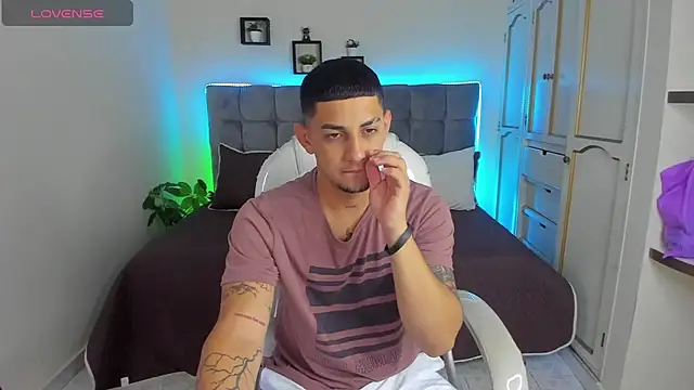 Snapshot of Alex_cute77 chatting on 12, 2, 2025 Alex cute77 online show from 12, 2, 2025