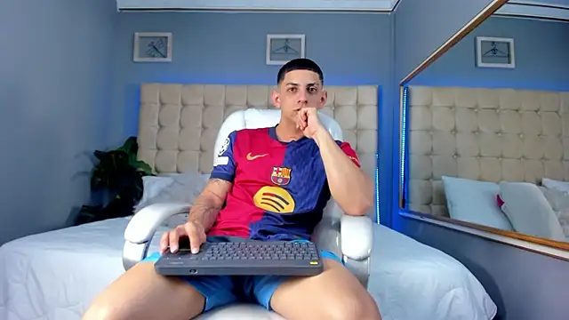 Snapshot of Alex_cute77 chatting on 16, 9, 2025 Alex cute77 online show from 16, 9, 2025