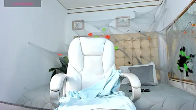 Snapshot of Alex_cute77 chatting on 3, 11, 2025 Alex cute77 online show from 3, 11, 2025