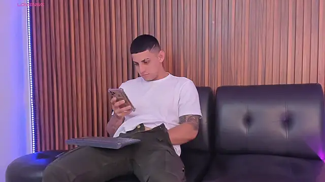 Snapshot of Alex_cute77 chatting on 19, 1, 2026 Alex cute77 online show from 19, 1, 2026