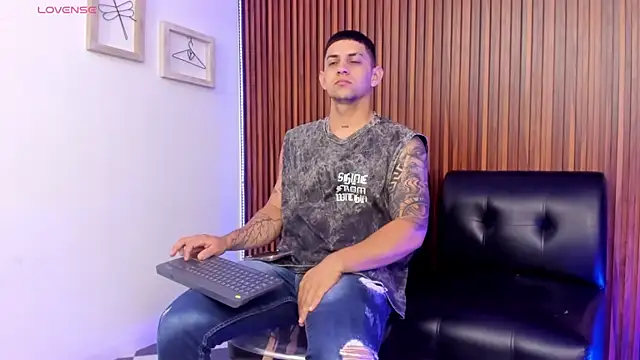 Snapshot of Alex_cute77 chatting on 4, 2, 2026 Alex cute77 online show from 4, 2, 2026