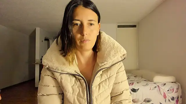 zoe jeane beker online show from 30, 12, 2024