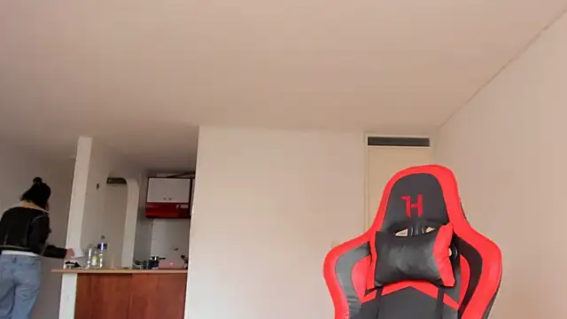 zoe jeane beker online show from 14, 2, 2025