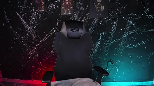 Snapshot of DereckCooperr chatting on 12, 11, 2025 DereckCooperr online show from 12, 11, 2025