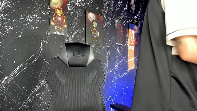 Snapshot of DereckCooperr chatting on 21, 11, 2025 DereckCooperr online show from 21, 11, 2025