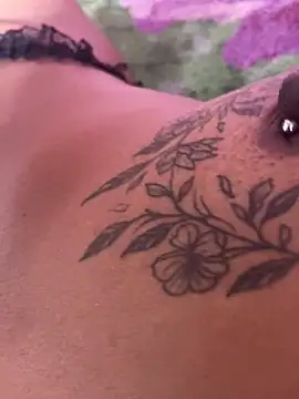 Snapshot of MariaLorenaah chatting on 3, 12, 2025 MariaLorenaah online show from 3, 12, 2025