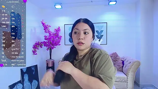 Snapshot of Isa_reel chatting on 4, 7, 2026 Isa reel online show from 4, 7, 2026