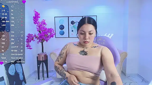 Snapshot of Isa_reel chatting on 8, 7, 2026 Isa reel online show from 8, 7, 2026