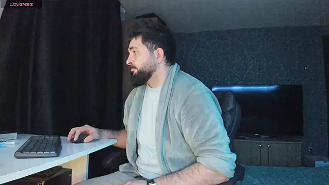 Snapshot of Eduu2322 chatting on 8, 1, 2025 Eduu2322 online show from 8, 1, 2025