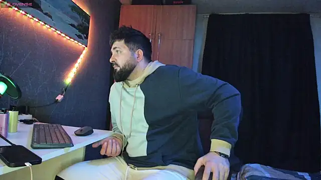 Snapshot of Eduu2322 chatting on 4, 3, 2025 Eduu2322 online show from 4, 3, 2025