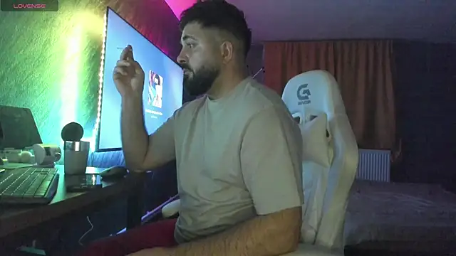 Snapshot of Eduu2322 chatting on 19, 12, 2025 Eduu2322 online show from 19, 12, 2025