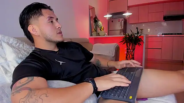 Chriskyle  online show from 19, 11, 2025