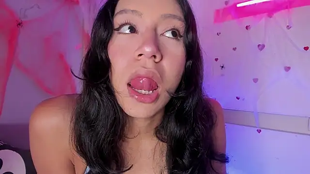 Snapshot of AdammClark1 chatting on 27, 10, 2025 AdammClark1 online show from 27, 10, 2025