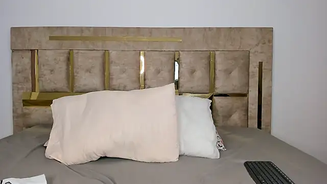 thecrazyadamss  online show from 4, 10, 2025