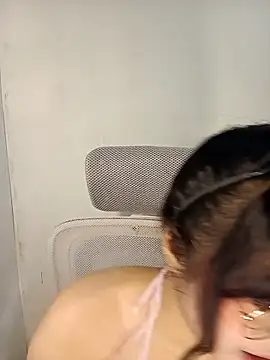 Snapshot of Chall_mee chatting on 15, 12, 2025 Chall mee online show from 15, 12, 2025