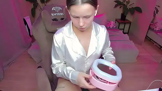 HelloRoxy online show from 26, 12, 2024