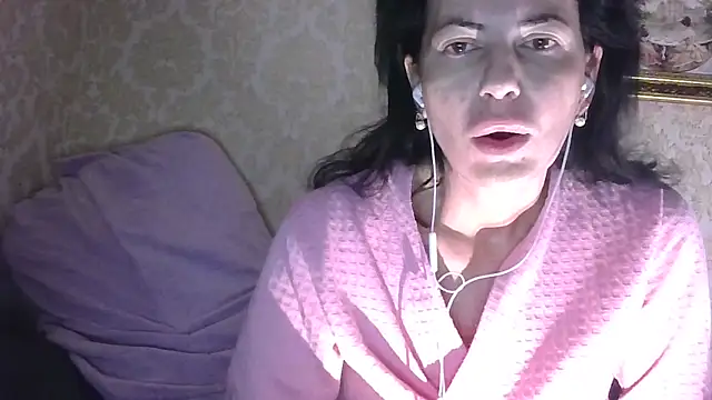Snapshot of StunnigArt chatting on 6, 6, 2026 StunnigArt online show from 6, 6, 2026