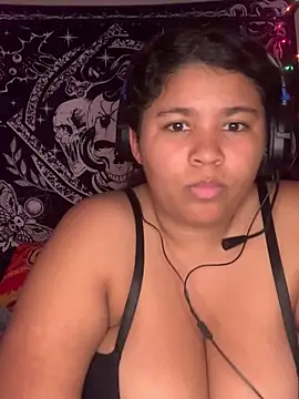 Snapshot of KittyLoroi chatting on 22, 10, 2025 KittyLoroi online show from 22, 10, 2025