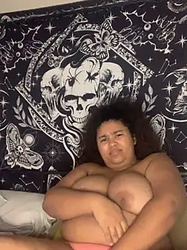 Snapshot of KittyLoroi chatting on 4, 11, 2025 KittyLoroi online show from 4, 11, 2025