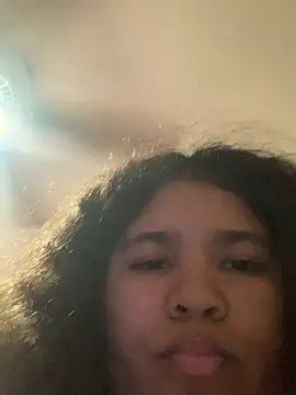 Snapshot of KittyLoroi chatting on 14, 11, 2025 KittyLoroi online show from 14, 11, 2025