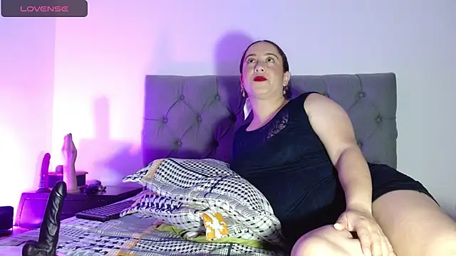 Snapshot of mia-luna-x chatting on 21, 1, 2025 mia-luna-x online show from 21, 1, 2025
